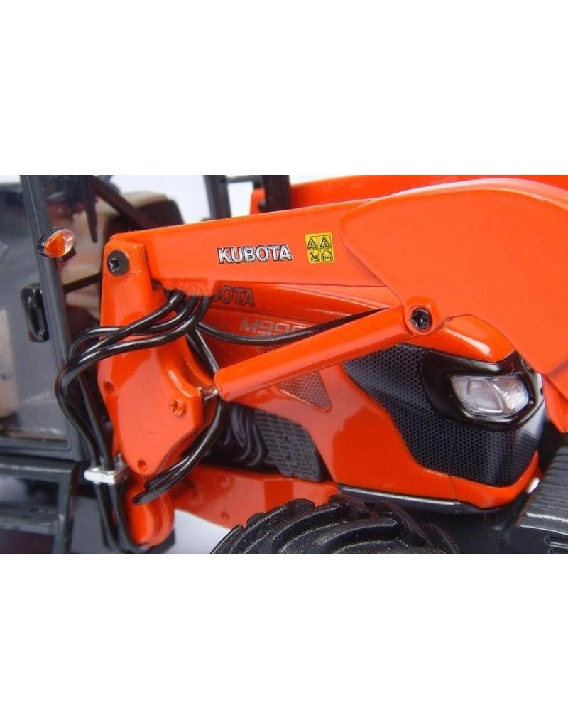 Universal Hobbies 4869 - Kubota M9960 Met Frontlader 1:32 8 Universal Hobbies 4869 - Kubota M9960 Met Frontlader 1:32 - Afbeelding 6