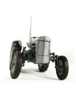 Universal Hobbies 4988 - Ferguson TO 35 "Launch Edition" (1954) 1:32 -Speelgoedwinkel universal hobbies universal hobbies 4988 ferguson 2